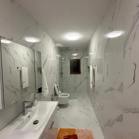 Elezi Apartment City Centre Tirana Exterior photo